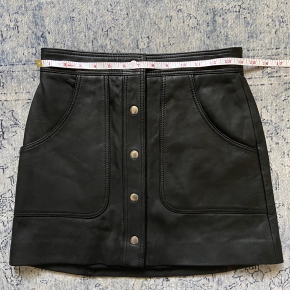 Nasty gal leather mini skirt button up - Picture 4 of 7